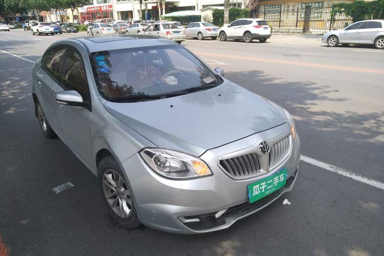 Used Brilliance H330 2013 1.5L Manual Luxury Model Front Right 45 Deg