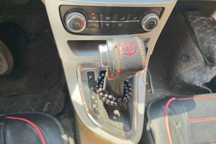 Used Brilliance H330 2013 1.5L Automatic Luxury Model Gear Lever