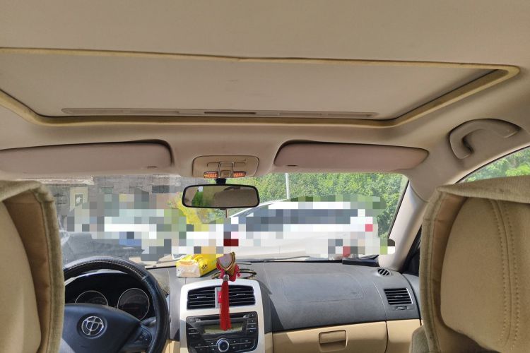 Used Brilliance H330 2013 1.5L Manual Luxury Model Headliner