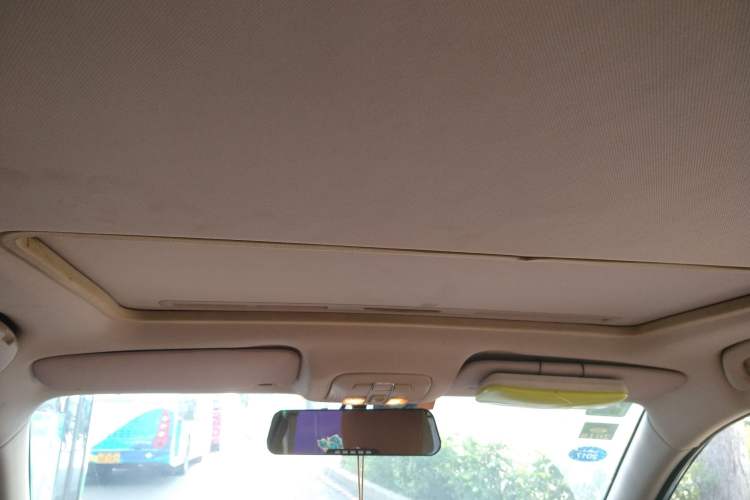 Used Brilliance H330 2013 1.5L Manual Luxury Model Headliner