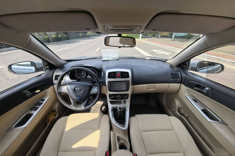 Used Brilliance H330 2013 1.5L Manual Comfort Model Interior 1