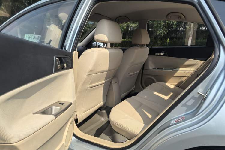 Used Brilliance H330 2013 1.5L Manual Comfort Model Interior 3