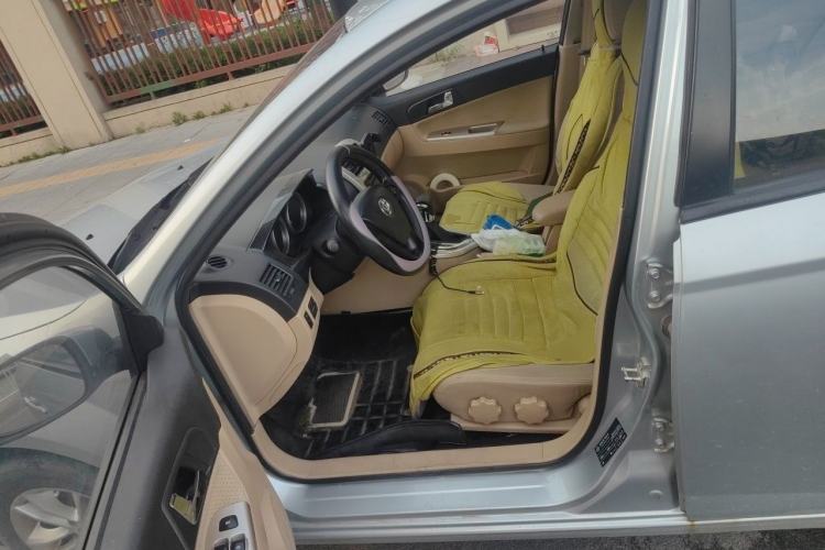 Used Brilliance H330 2013 1.5L Automatic Luxury Model Left Front Seat