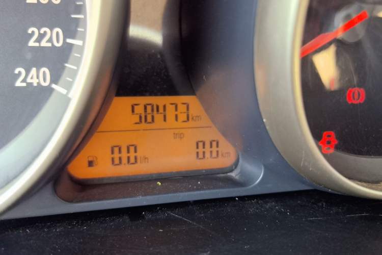 Used Brilliance H330 2013 1.5L Manual Comfort Model Odometer Close Up