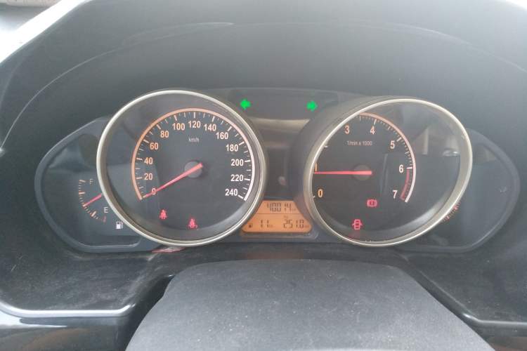 Used Brilliance H330 2013 1.5L Manual Luxury Model Odometer Close Up