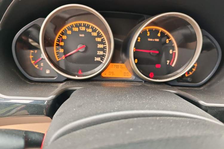 Used Brilliance H330 2013 1.5L Manual Comfort Model Odometer Close Up