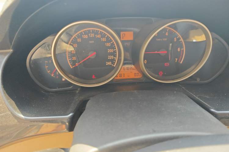 Used Brilliance H330 2013 1.5L Automatic Luxury Model Odometer Close Up