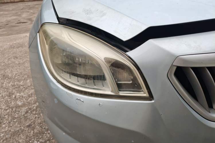 Used Brilliance H330 2013 1.5L Manual Comfort Model Right Front Headlight