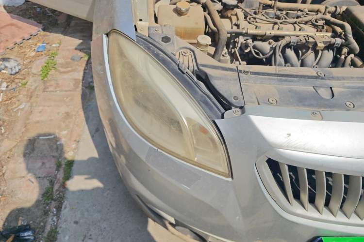 Used Brilliance H330 2013 1.5L Automatic Luxury Model Right Front Headlight