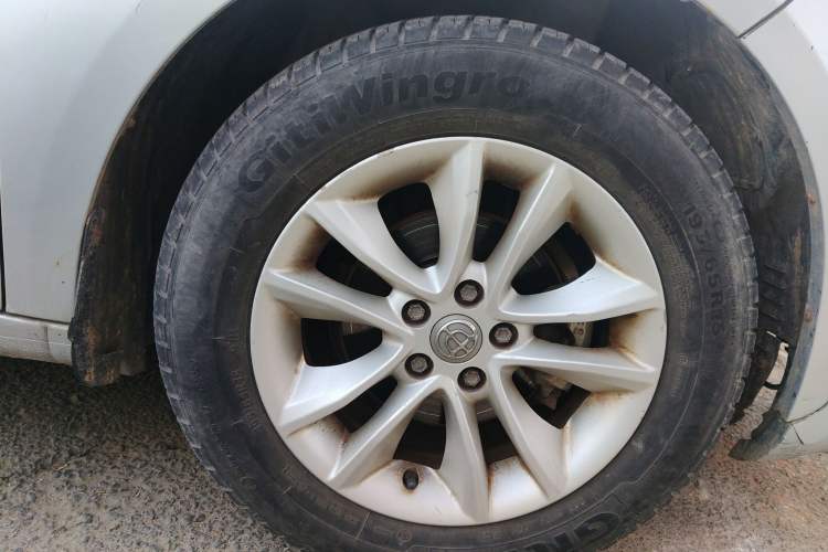 Used Brilliance H330 2013 1.5L Manual Luxury Model Right Front Wheel Hub