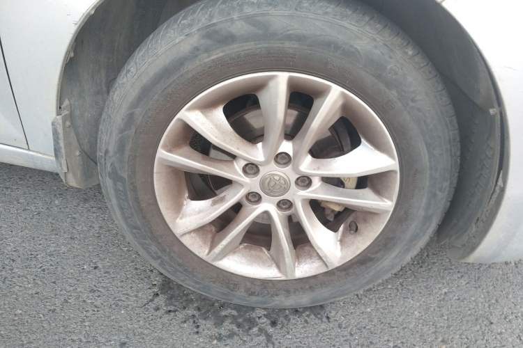 Used Brilliance H330 2013 1.5L Manual Luxury Model Right Front Wheel Hub