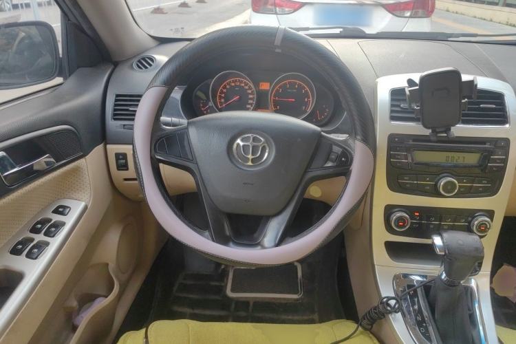 Used Brilliance H330 2013 1.5L Automatic Luxury Model Steering Wheel