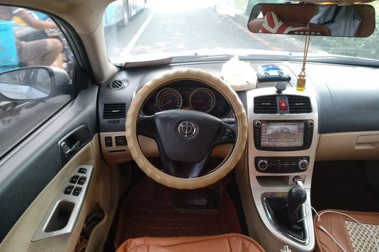 Used Brilliance H330 2013 1.5L Manual Luxury Model Steering Wheel