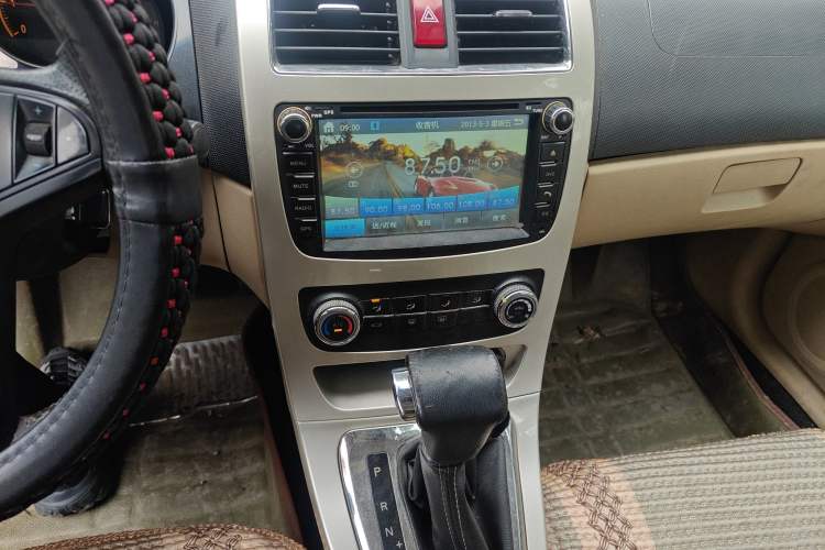 Used Brilliance H330 2013 1.5L Automatic Luxury Model Audio And AC Panel