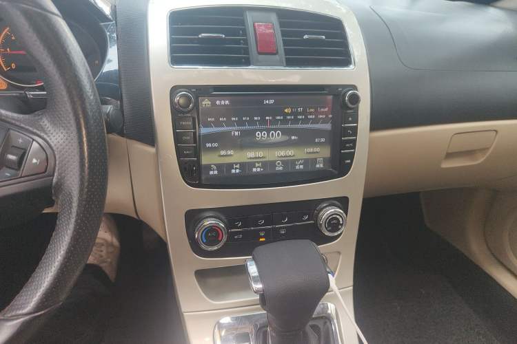 Used Brilliance H330 2013 1.5L Automatic Luxury Model Audio And AC Panel