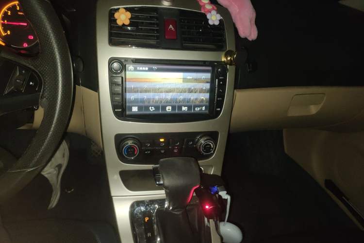 Used Brilliance H330 2013 1.5L Automatic Luxury Model Audio And AC Panel