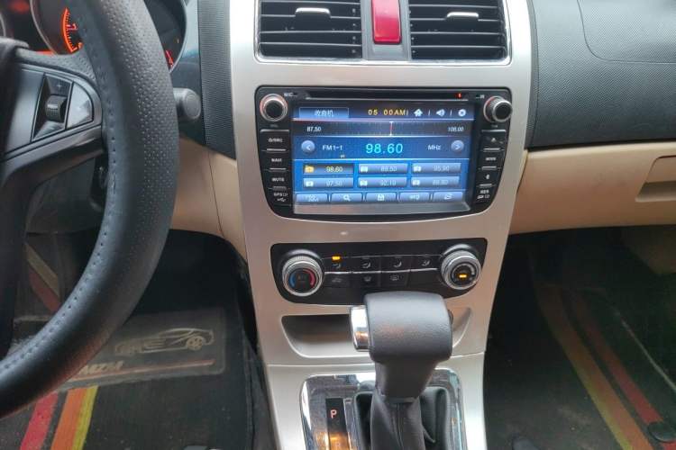 Used Brilliance H330 2013 1.5L Automatic Luxury Model Audio And AC Panel