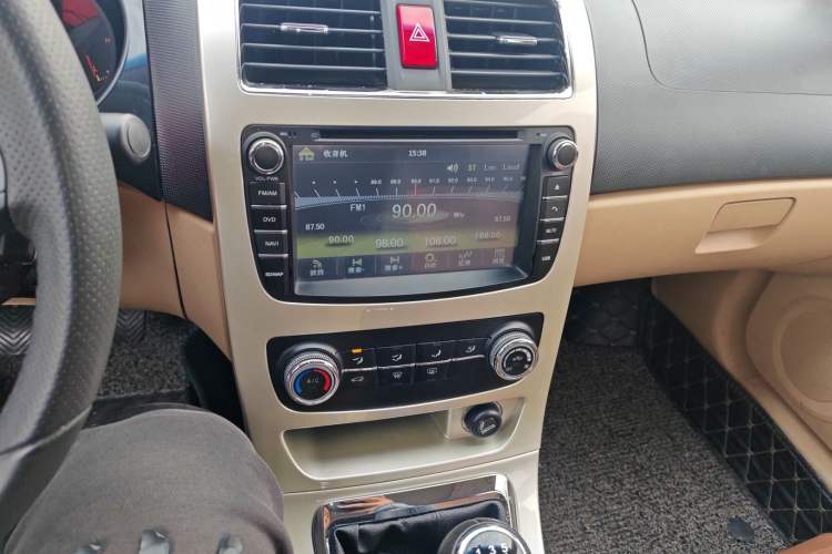 Used Brilliance H330 2013 1.5L Manual Luxury Model Audio And AC Panel