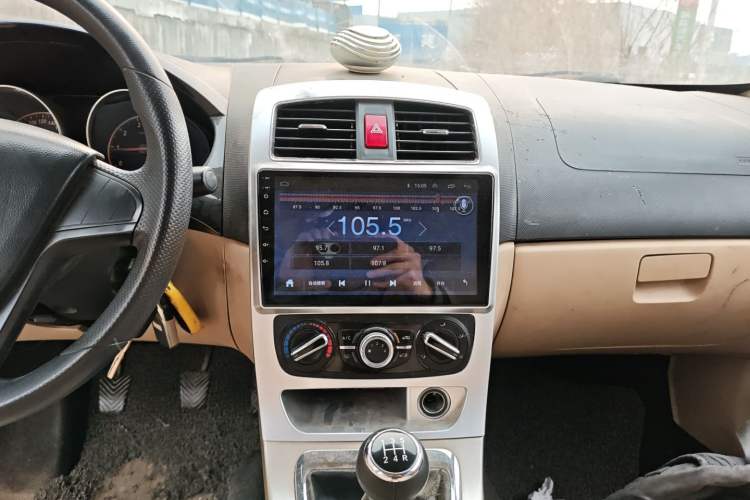 Used Brilliance H330 2013 1.5L Manual Comfort Model Audio And AC Panel