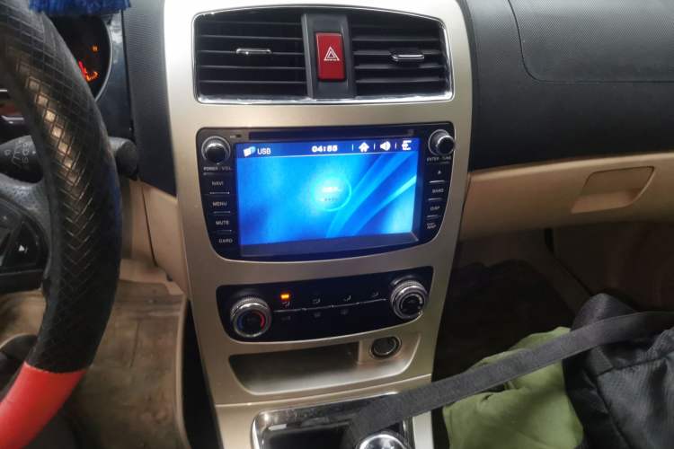 Used Brilliance H330 2013 1.5L Manual Luxury Model Audio And AC Panel