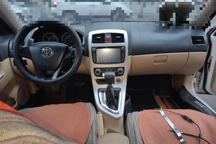 Used Brilliance H330 2013 1.5L Automatic Luxury Model Center Console
