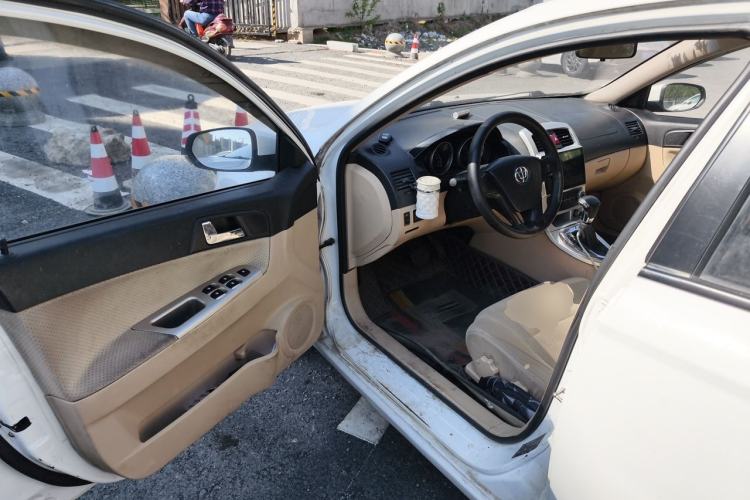 Used Brilliance H330 2013 1.5L Automatic Luxury Model Driver Seat