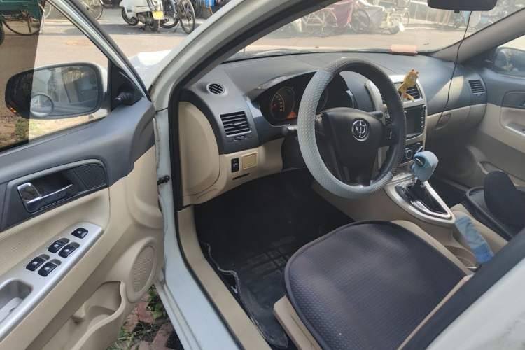 Used Brilliance H330 2013 1.5L Automatic Comfort Edition Driver Seat