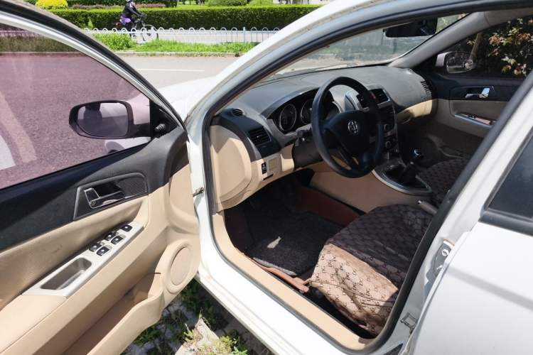 Used Brilliance H330 2013 1.5L Manual Comfort Model Driver Seat