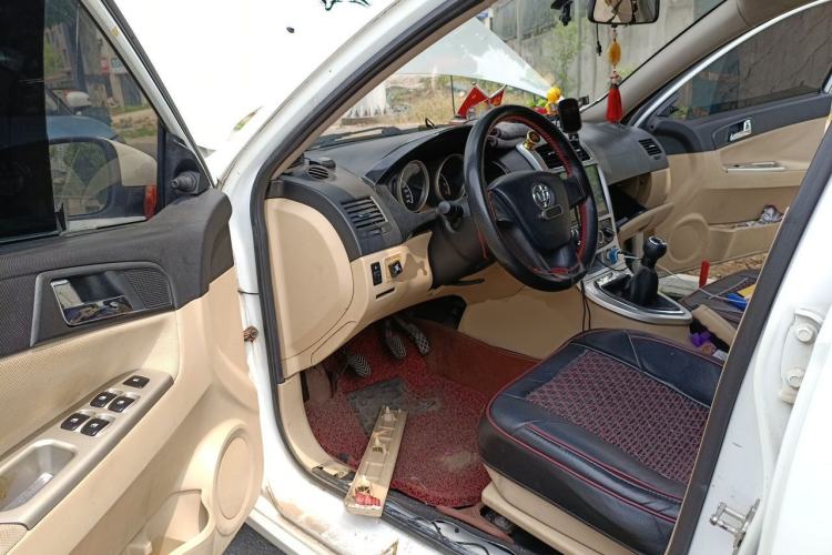 Used Brilliance H330 2013 1.5L Manual Comfort Model Driver Seat