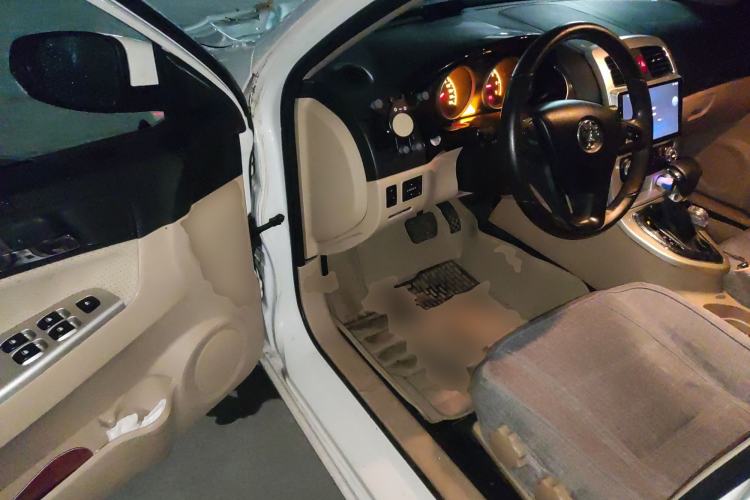 Used Brilliance H330 2013 1.5L Automatic Luxury Model Driver Seat