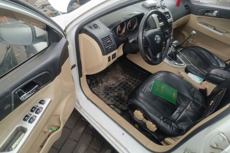 Used Brilliance H330 2013 1.5L Automatic Luxury Model Driver Seat