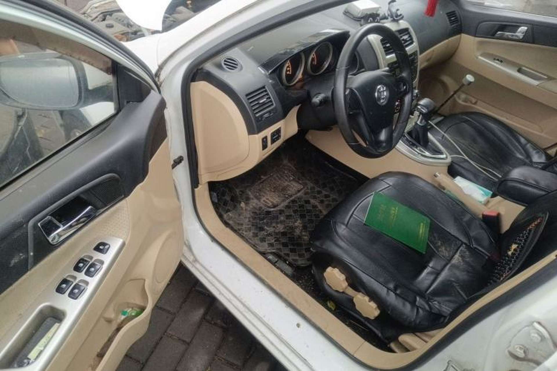 Used Brilliance H330 2013 1.5L Automatic Luxury Model Driver Seat