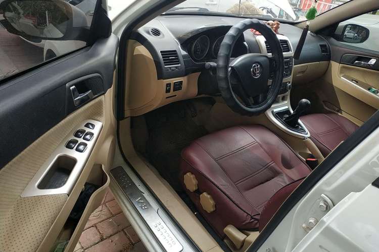 Used Brilliance H330 2013 1.5L Manual Luxury Model Driver Seat