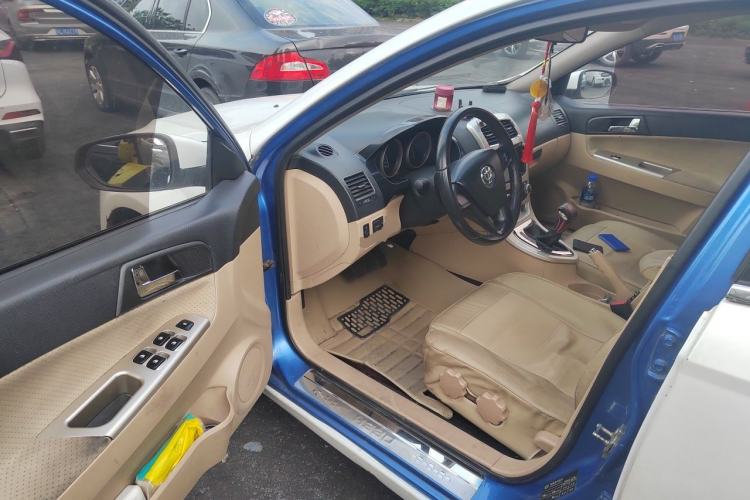 Used Brilliance H330 2013 1.5L Automatic Luxury Model Driver Seat