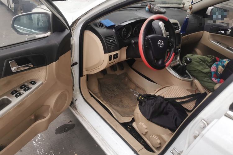 Used Brilliance H330 2013 1.5L Manual Luxury Model Driver Seat