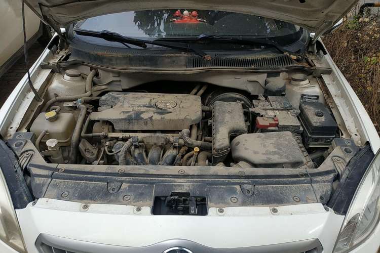 Used Brilliance H330 2013 1.5L Manual Luxury Model Engine Bay