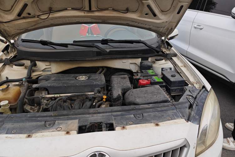 Used Brilliance H330 2013 1.5L Automatic Luxury Model Engine Bay Left