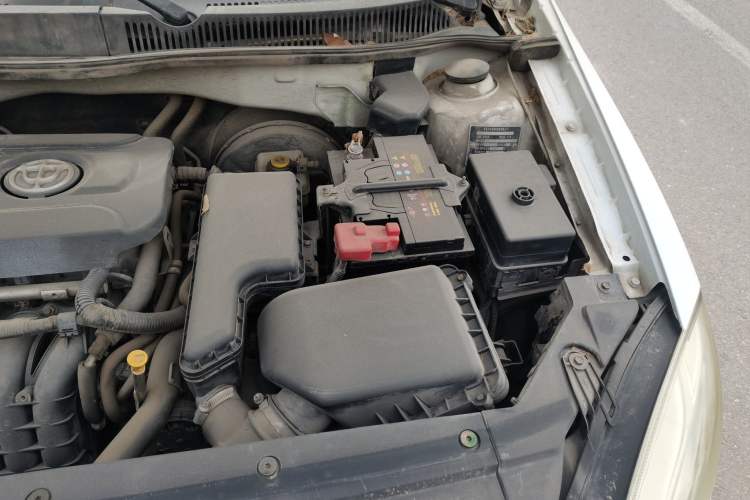 Used Brilliance H330 2013 1.5L Automatic Luxury Model Engine Bay Left