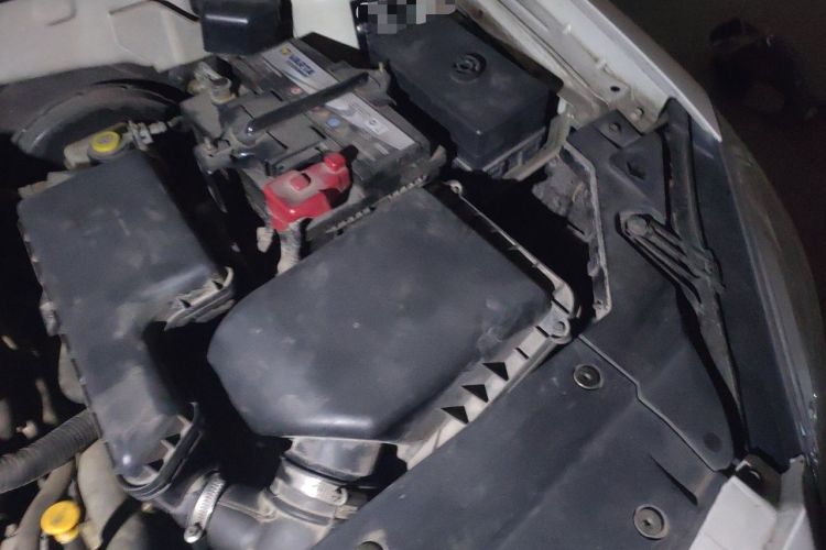 Used Brilliance H330 2013 1.5L Automatic Luxury Model Engine Bay Left