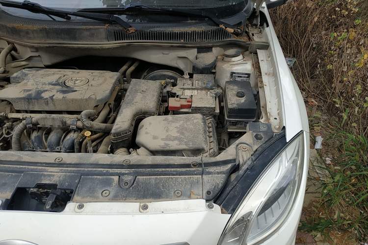 Used Brilliance H330 2013 1.5L Manual Luxury Model Engine Bay Left