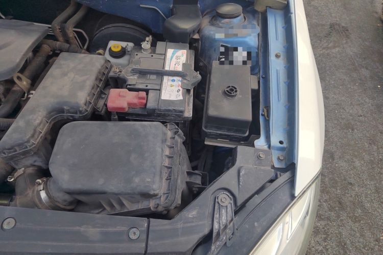 Used Brilliance H330 2013 1.5L Automatic Luxury Model Engine Bay Left
