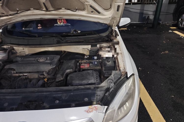 Used Brilliance H330 2013 1.5L Automatic Luxury Model Engine Bay Left