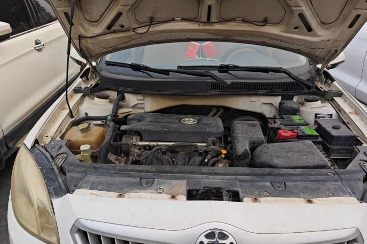 Used Brilliance H330 2013 1.5L Automatic Luxury Model Engine Bay Right