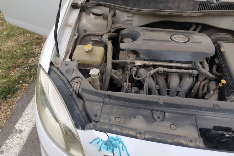 Used Brilliance H330 2013 1.5L Automatic Luxury Model Engine Bay Right