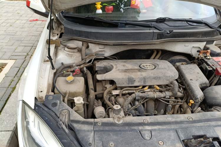 Used Brilliance H330 2013 1.5L Manual Comfort Model Engine Bay Right