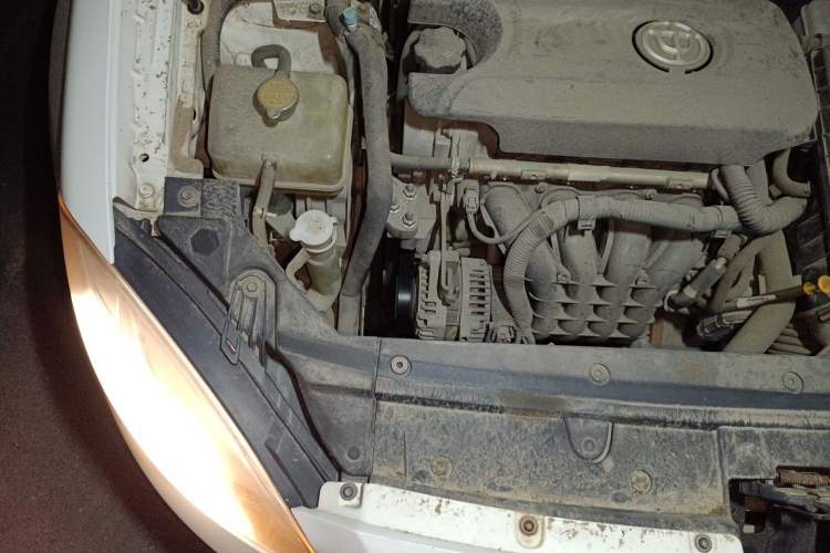 Used Brilliance H330 2013 1.5L Manual Comfort Model Engine Bay Right