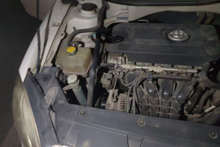 Used Brilliance H330 2013 1.5L Automatic Luxury Model Engine Bay Right