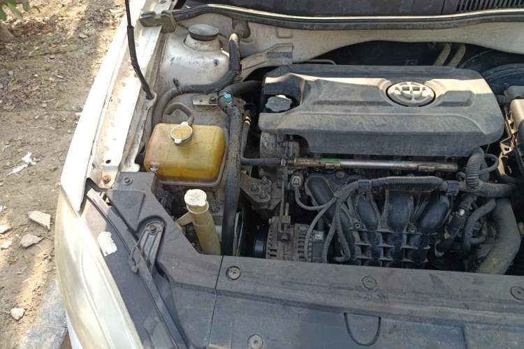 Used Brilliance H330 2013 1.5L Automatic Luxury Model Engine Bay Right