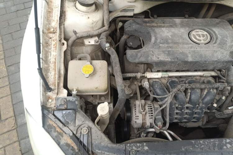Used Brilliance H330 2013 1.5L Automatic Luxury Model Engine Bay Right