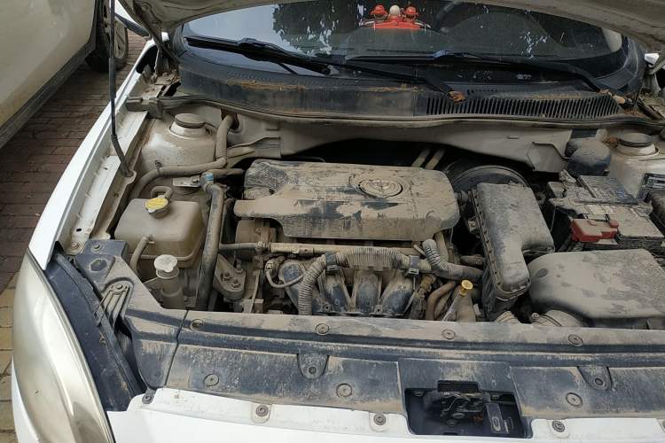 Used Brilliance H330 2013 1.5L Manual Luxury Model Engine Bay Right
